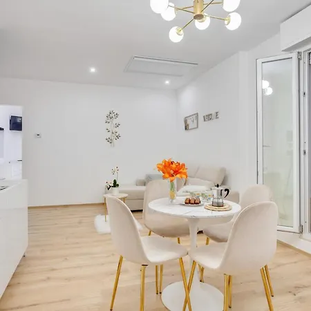 Apartament Guesthost - Tramonto Sul Mare Near The Airport *