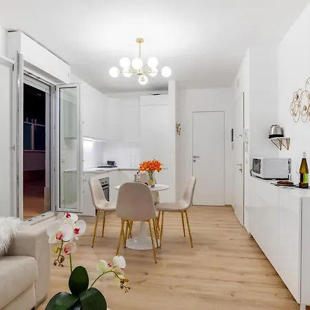 Guesthost - Tramonto Sul Mare Near The Airport Appartement Bari