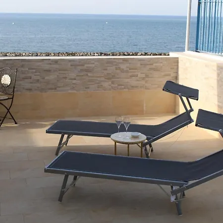 Guesthost - Tramonto Sul Mare Near The Airport Apartament *